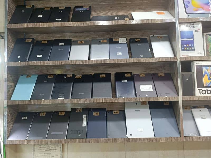 Samsung s6,s4,s2,s8,or ipad or Lenovo p11,p12,m8. 19