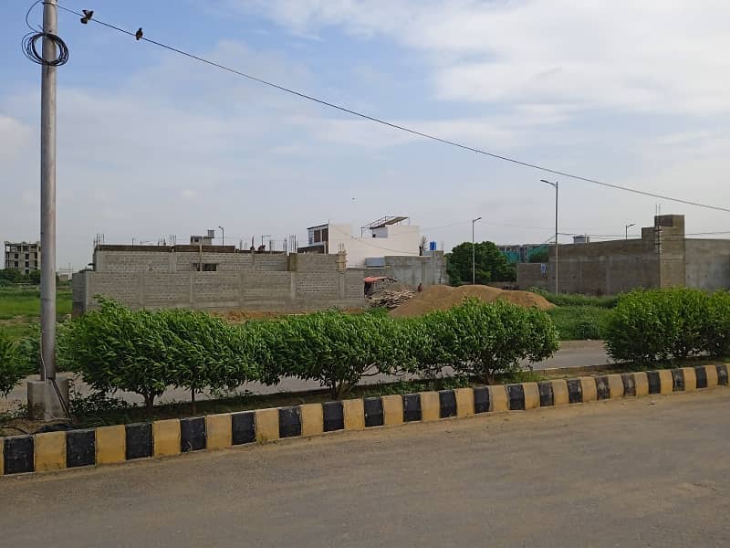 Excellent 80 SY plots available in Falaknaz Dreams 3