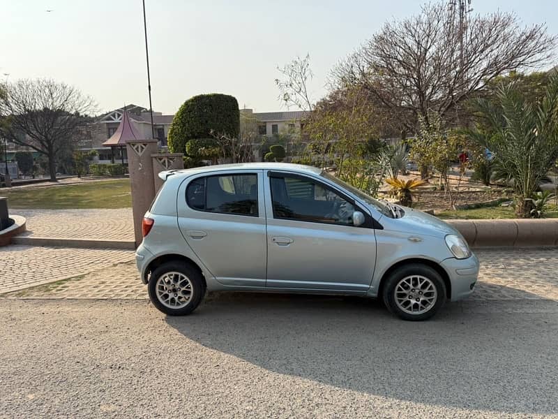 Toyota Vitz 2004 1