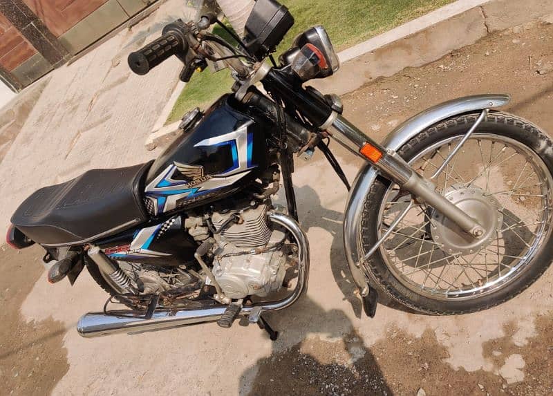 CROWN 125CC SELF START 3