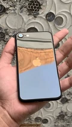 I phone se 2020 10by10 condition 2 month sim time