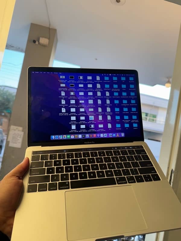 Apple Macbook Pro 2017 1