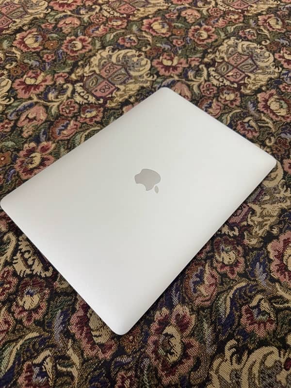 Apple Macbook Pro 2017 5