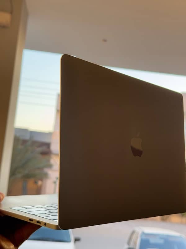 Apple Macbook Pro 2017 6