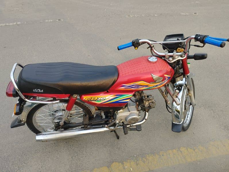 Honda 70 Red colour 2