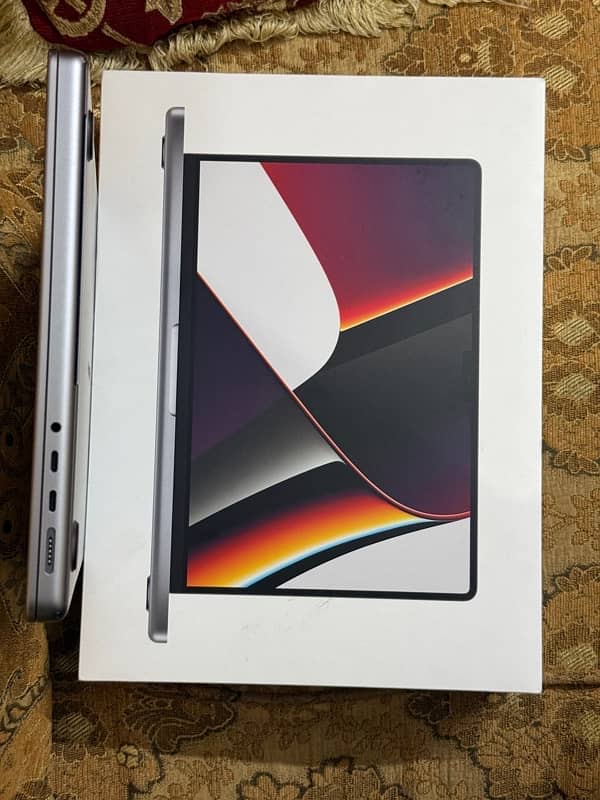 Macbook Pro 14 Inch 32GB/1TB M1 Max Space Grey 8