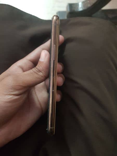 iPhone 11 pro 256gb pta approved 2