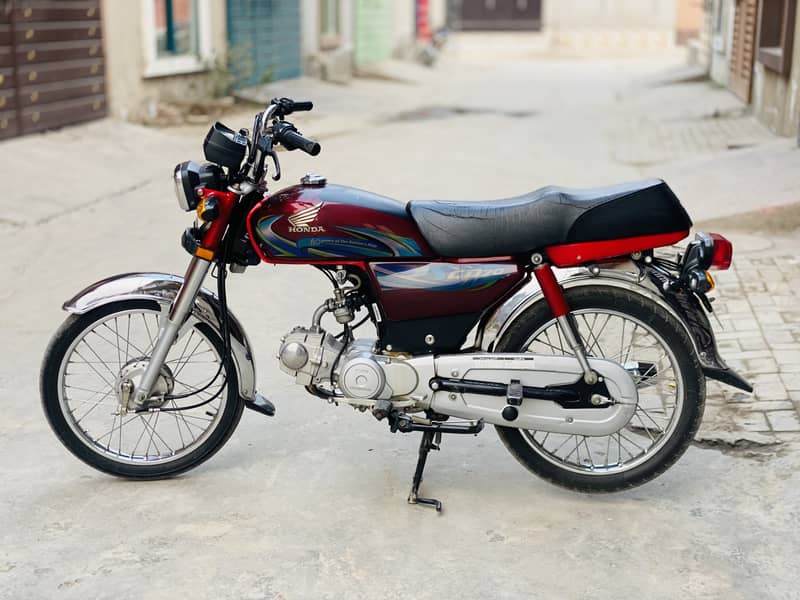 Honda CD 70 2024 0