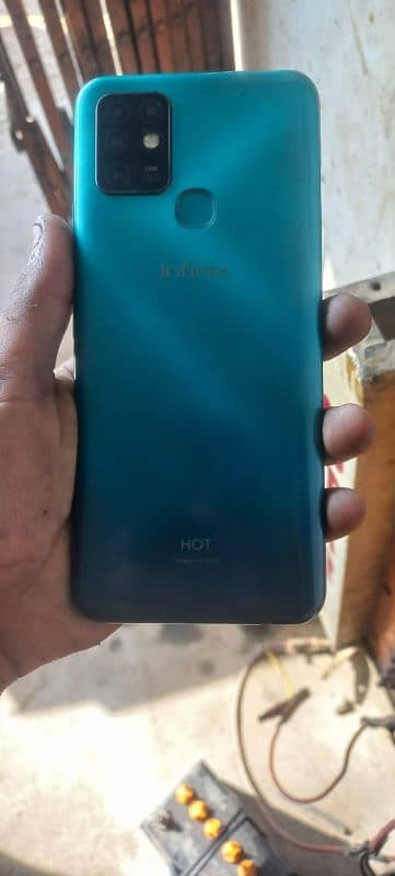 Infinix Hot for sale 4 64 box and techno original charger 0