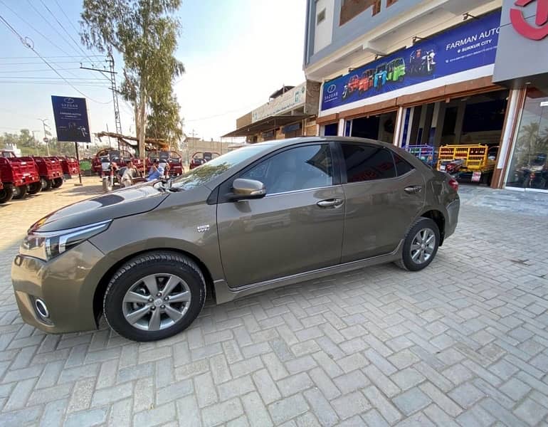 toyota corolla altis 1.8 sunroof Top of the line 1