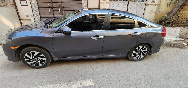 Honda Civic 2019 3