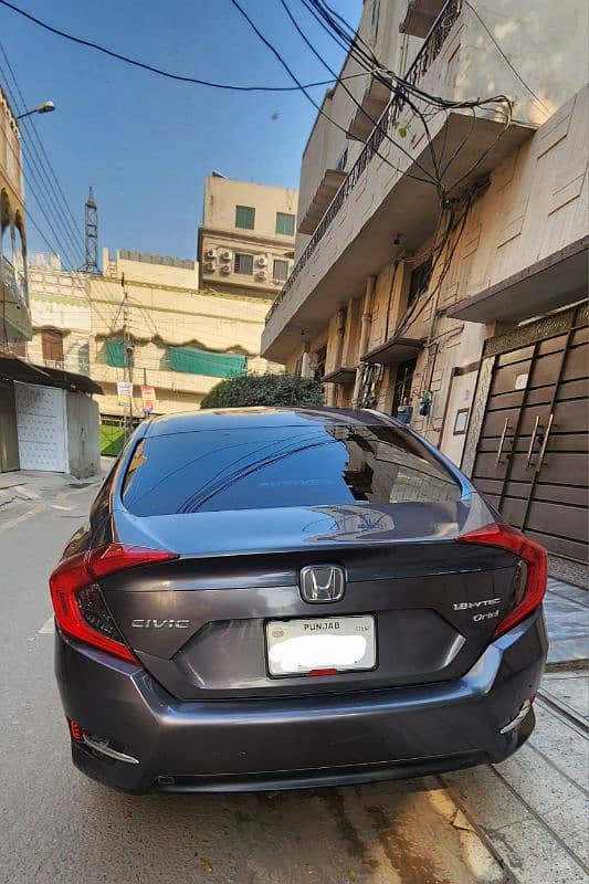 Honda Civic 2019 10