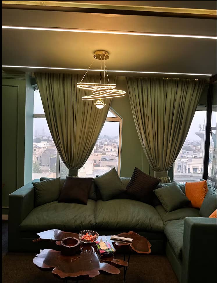 Luxury Elite Per Day Apartment with Exclusive Views 4