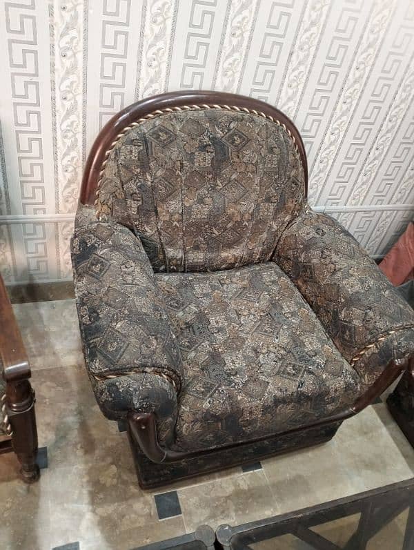 sofa set and tabel 2