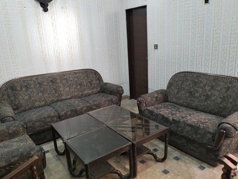 sofa set and tabel 4