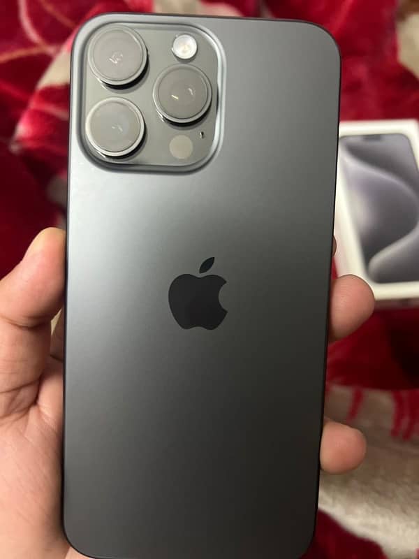 iPhone 15 pro max 4