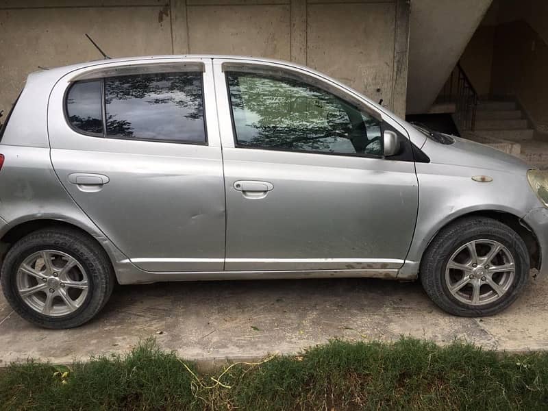 Toyota Vitz 2003 1