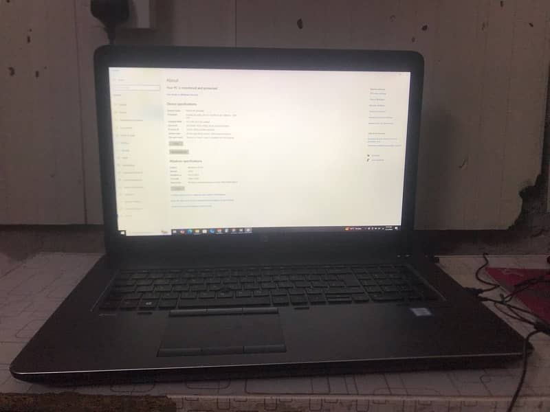 HP ZBook  17 G3 1