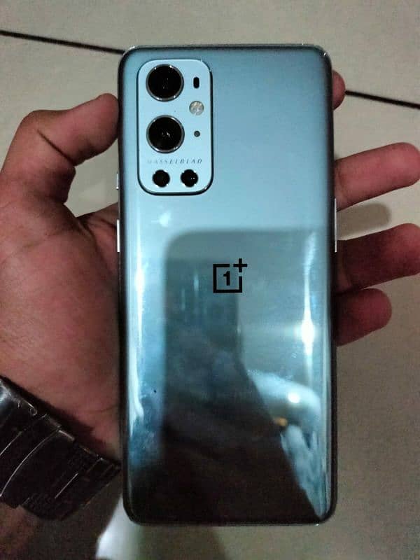 one plus 9 pro 10/10 condition no scratch 1