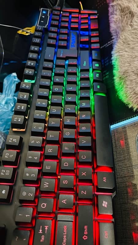 Keyboard and Mouse T-Wolf gaming keyboard. mechanical feel 0