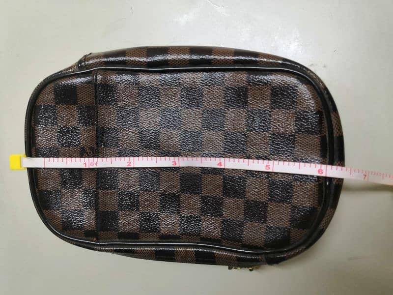 ORIGINAL LOUIS VUITTON 4