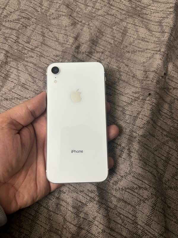 i phone xr 64GB 1