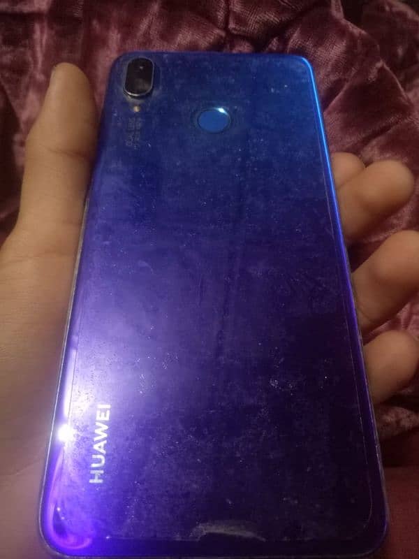 Huawei Nova 3i look like brand new 3