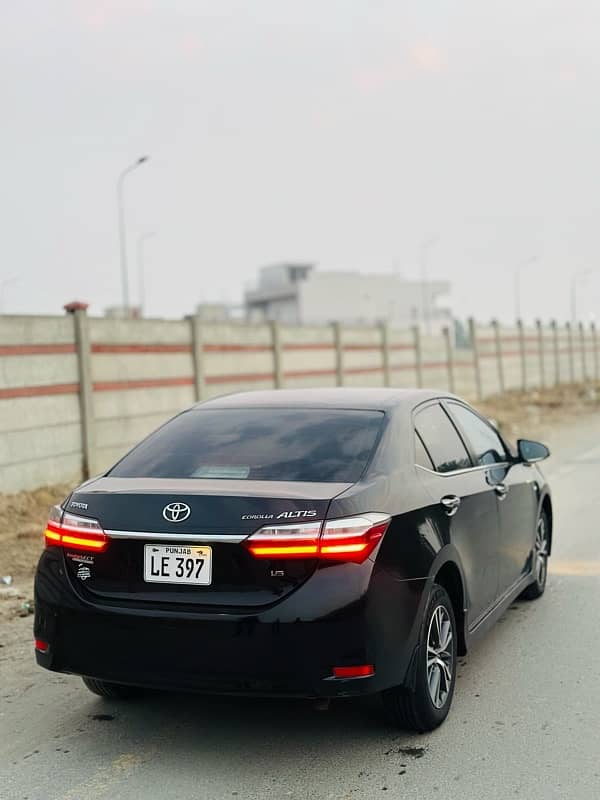 Toyota Corolla Altis 2018 3