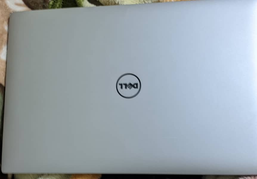 Dell precision 5520 core i7 7th gen 1