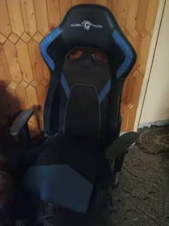 gaming chair built in rgb lights