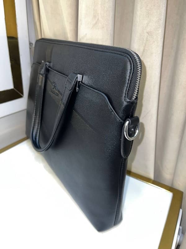 Sleek laptop Bags (Leather) 1