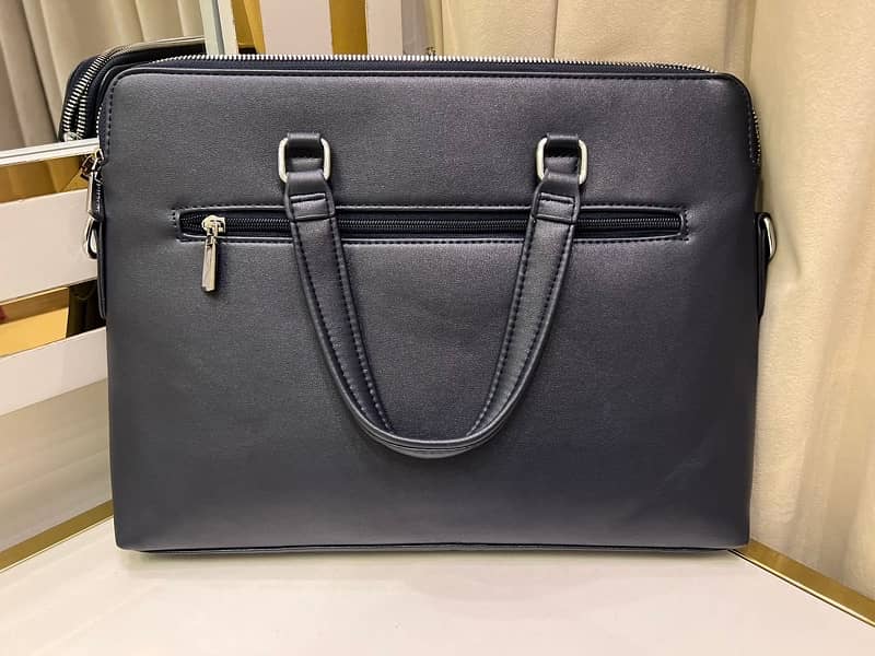 Sleek laptop Bags (Leather) 8