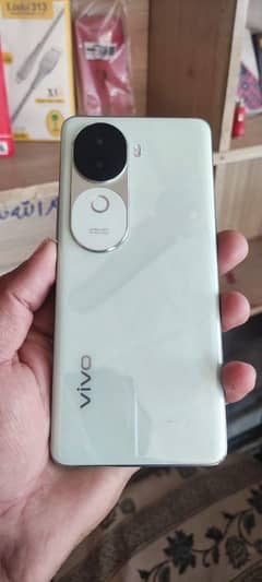 Vivo V40e Just Box open