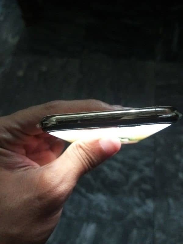 XS Max 64 GB. . . NoN PTA. . E sim time 4 month chally ghi 2