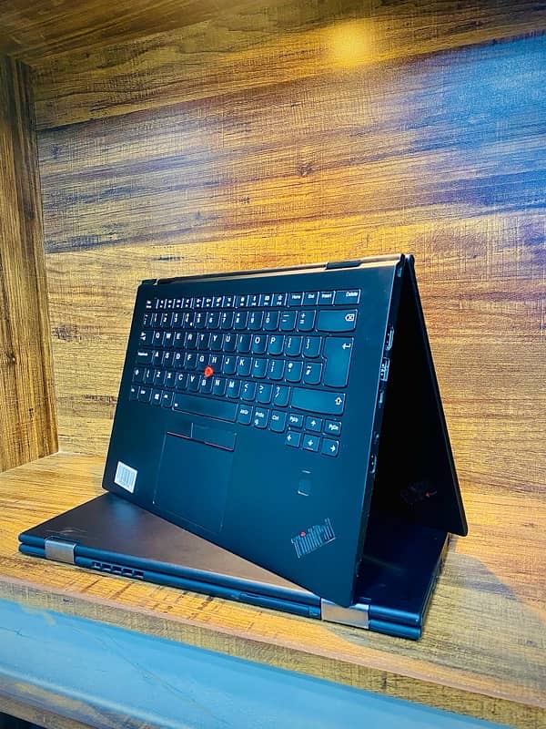 Lenovo ThinkPad X1 Yoga x360 1