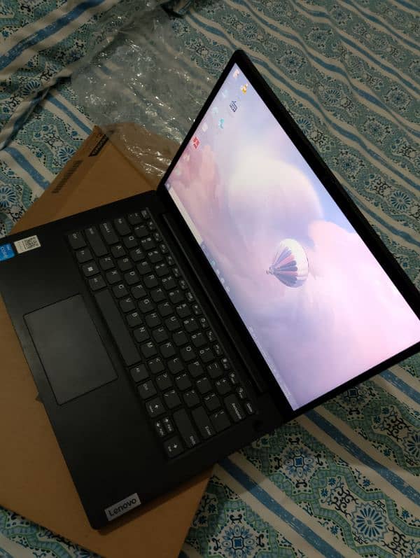 Lenovo v14 I-5 12 generation 1