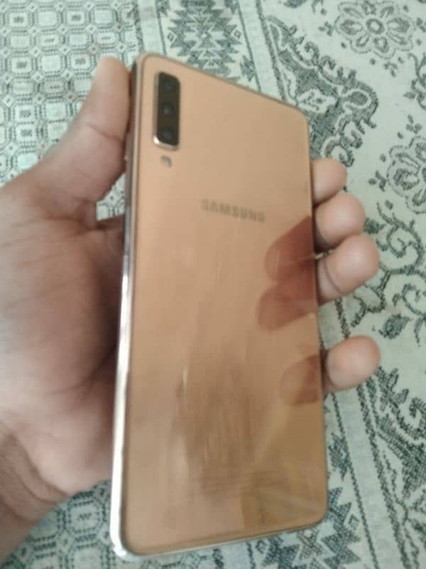 Samsung Galaxy a7.4/128 ram arget sale. 5