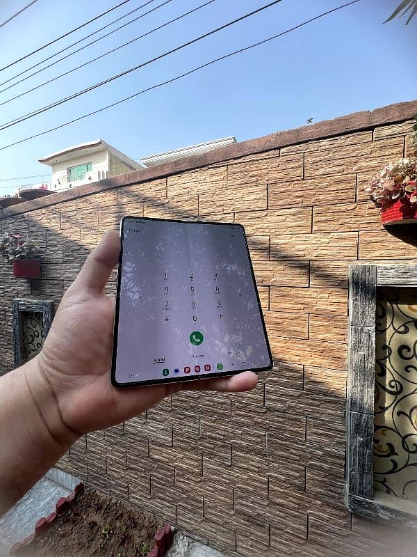 Samsung Galaxy Z Fold 4 7