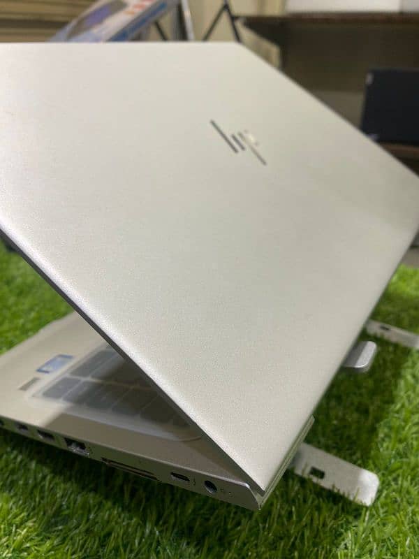 Hp Elitebook i7/8th gen 8/256 gb-2 gb graphics card 03247955667 laptop 0