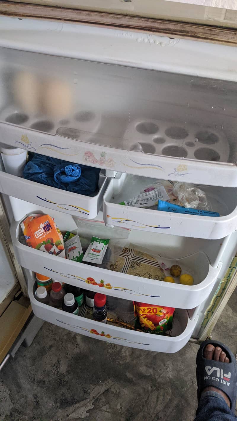 Refrigerator for sale in good price 1