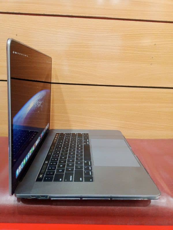 MacBook pro 2019 i9 4