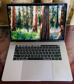 Macbook Pro Ci9 16/512 gb , 4 Gb graphics , A1990