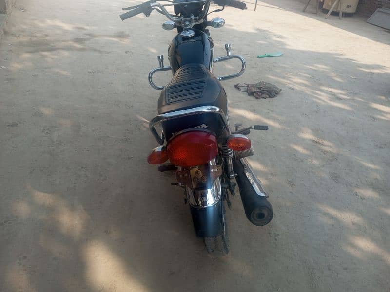 I want sale my Honda 125 good condition 5