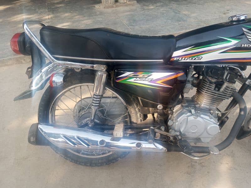 I want sale my Honda 125 good condition 6