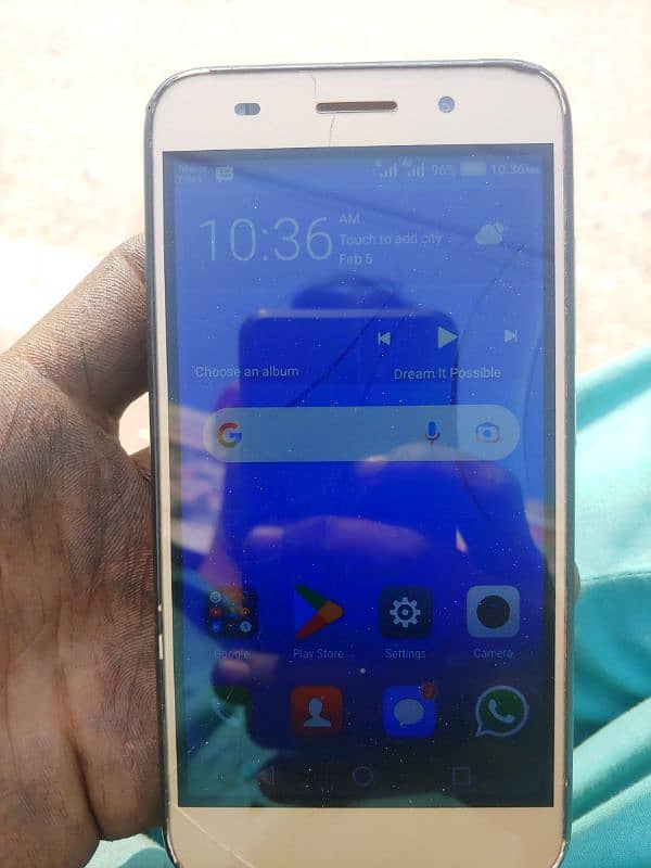 Huawei. 1 gb ram 8 gb memory 0