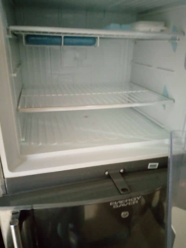 full size fridge by sale neet be clean 0