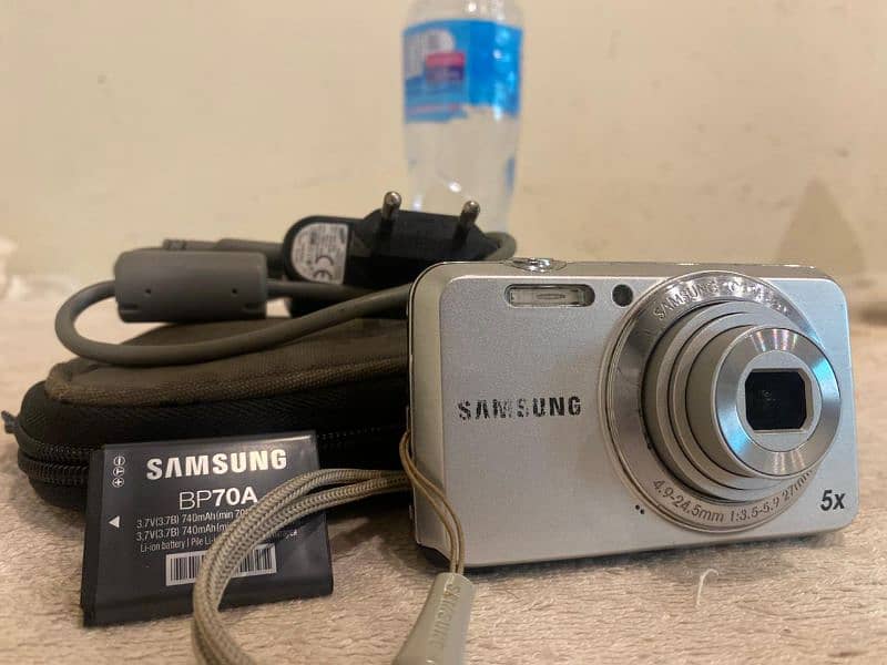 Samsung SE80 digital camera 2