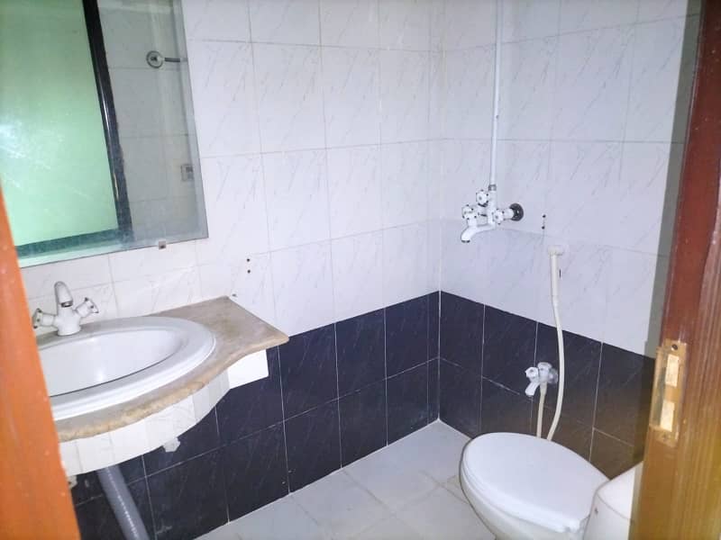 Johar town lhr 3.5 Marla house for sale 4