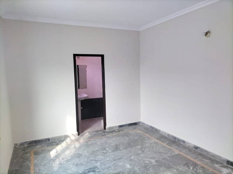 Johar town lhr 3.5 Marla house for sale 36