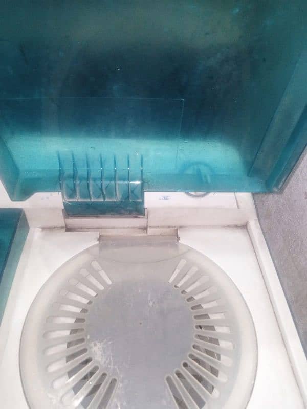 Haier dual tub perfectly working condition 03008125456 3